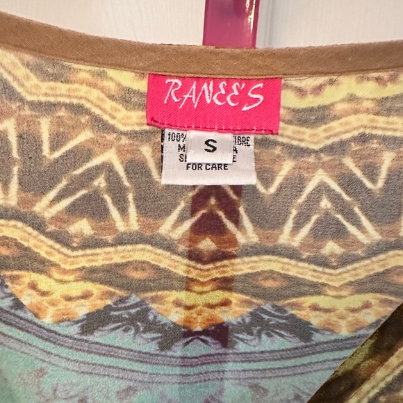 Ranee’s Beach Coverup S - Picture 4 of 5